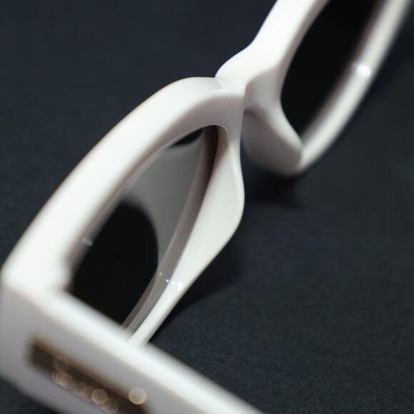 Quay Australia NARROW DOWN Cat Eye Sunglasses - Bone / Brown Polarized - NWT - Picture 10 of 12